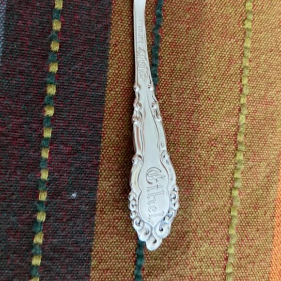 Sterling Silver Christening Spoon - Dated 1901 & Engraved Ethel - Picture 5 of 6